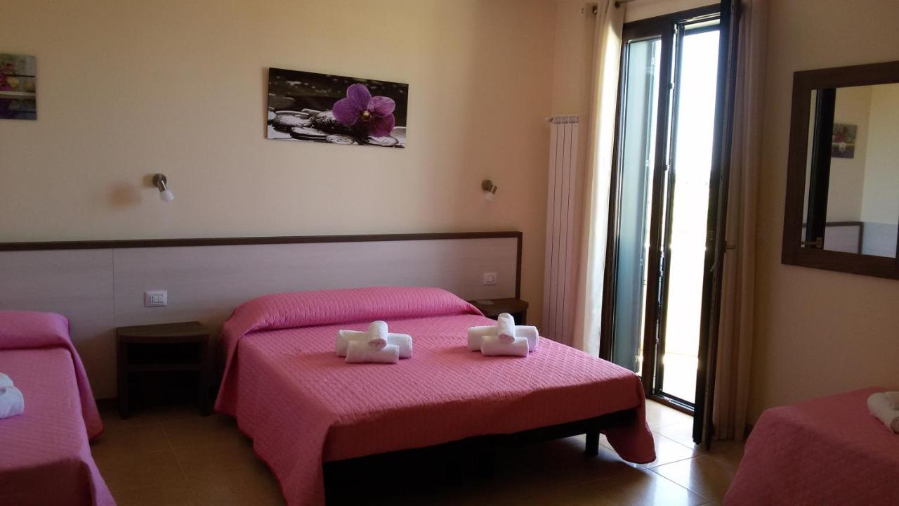 B&B Hotel Helios Uggiano La Chiesa Extérieur photo