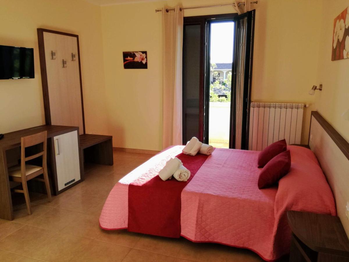 B&B Hotel Helios Uggiano La Chiesa Extérieur photo