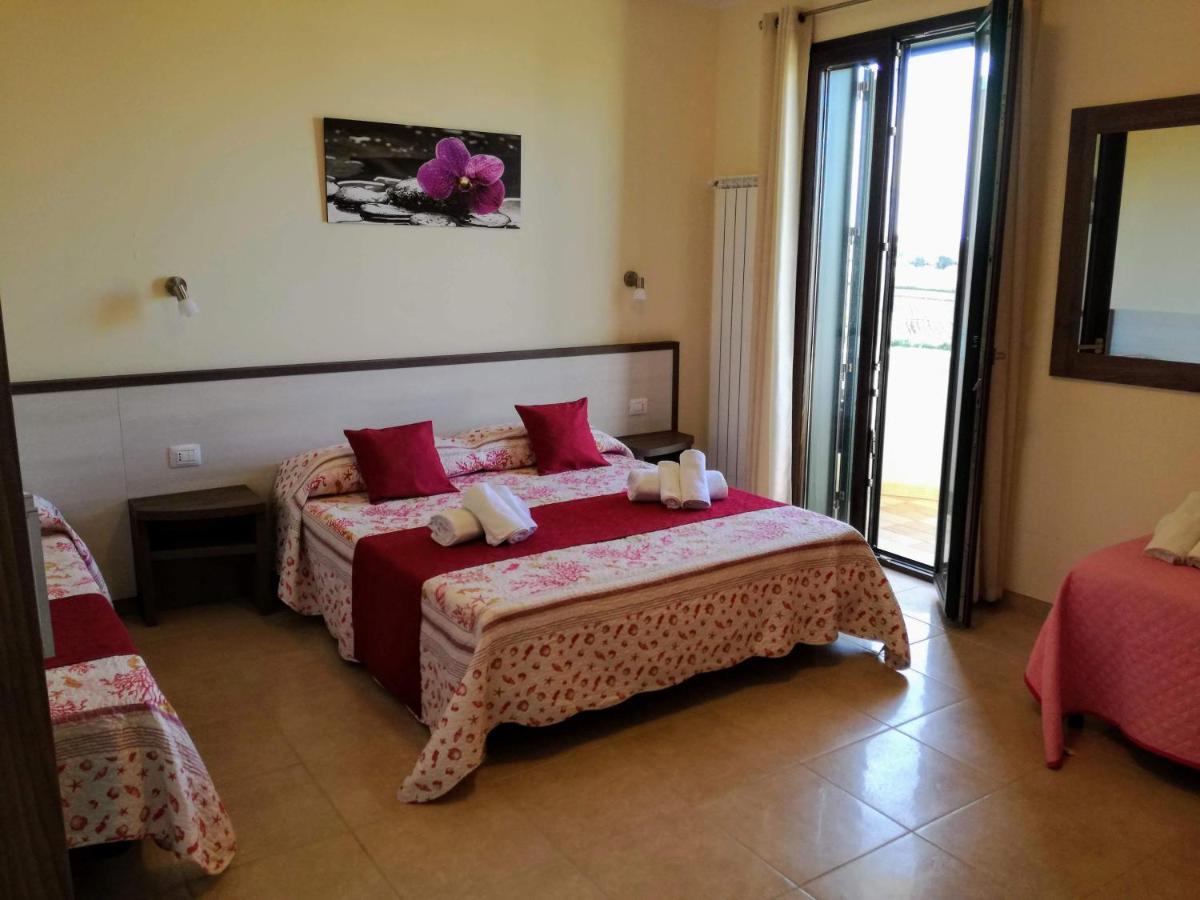 B&B Hotel Helios Uggiano La Chiesa Extérieur photo