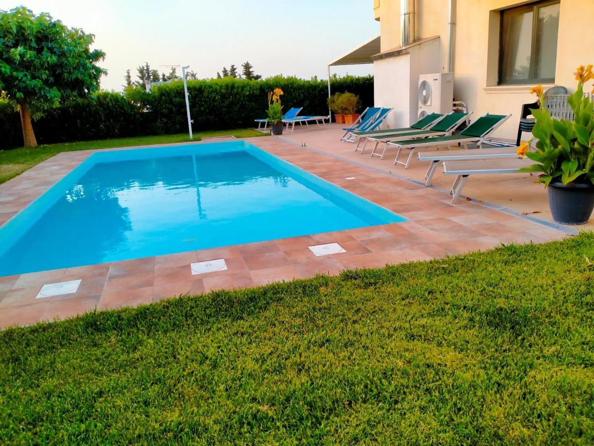 B&B Hotel Helios Uggiano La Chiesa Extérieur photo