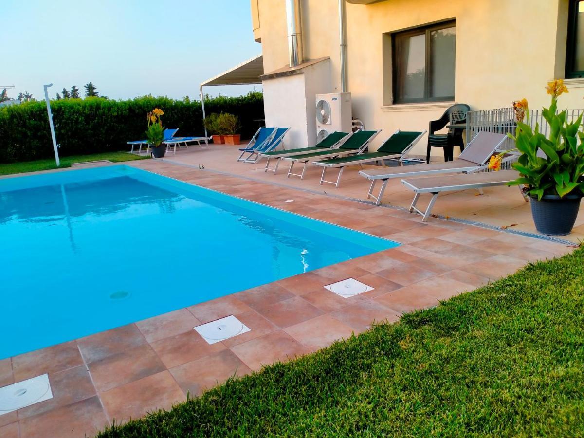 B&B Hotel Helios Uggiano La Chiesa Extérieur photo