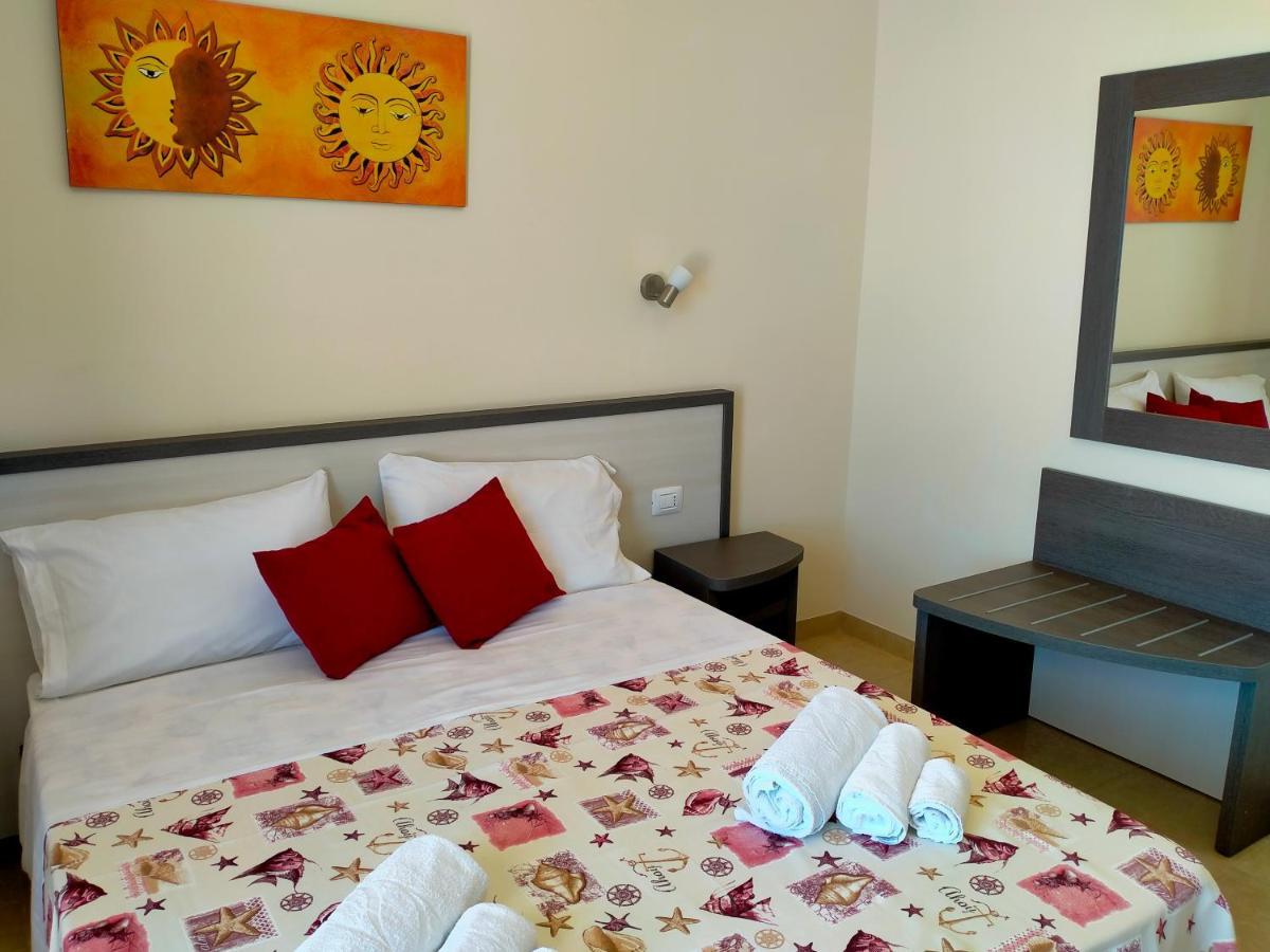 B&B Hotel Helios Uggiano La Chiesa Extérieur photo