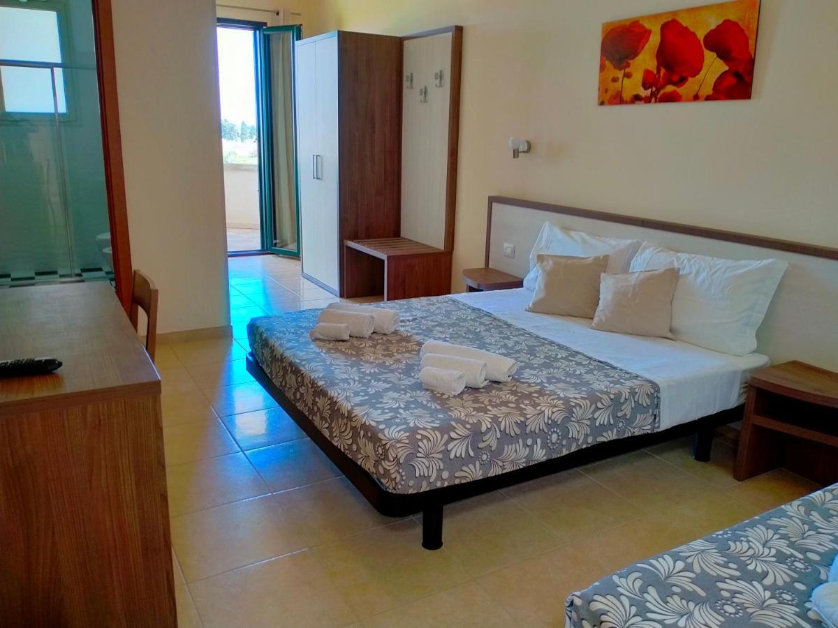B&B Hotel Helios Uggiano La Chiesa Extérieur photo