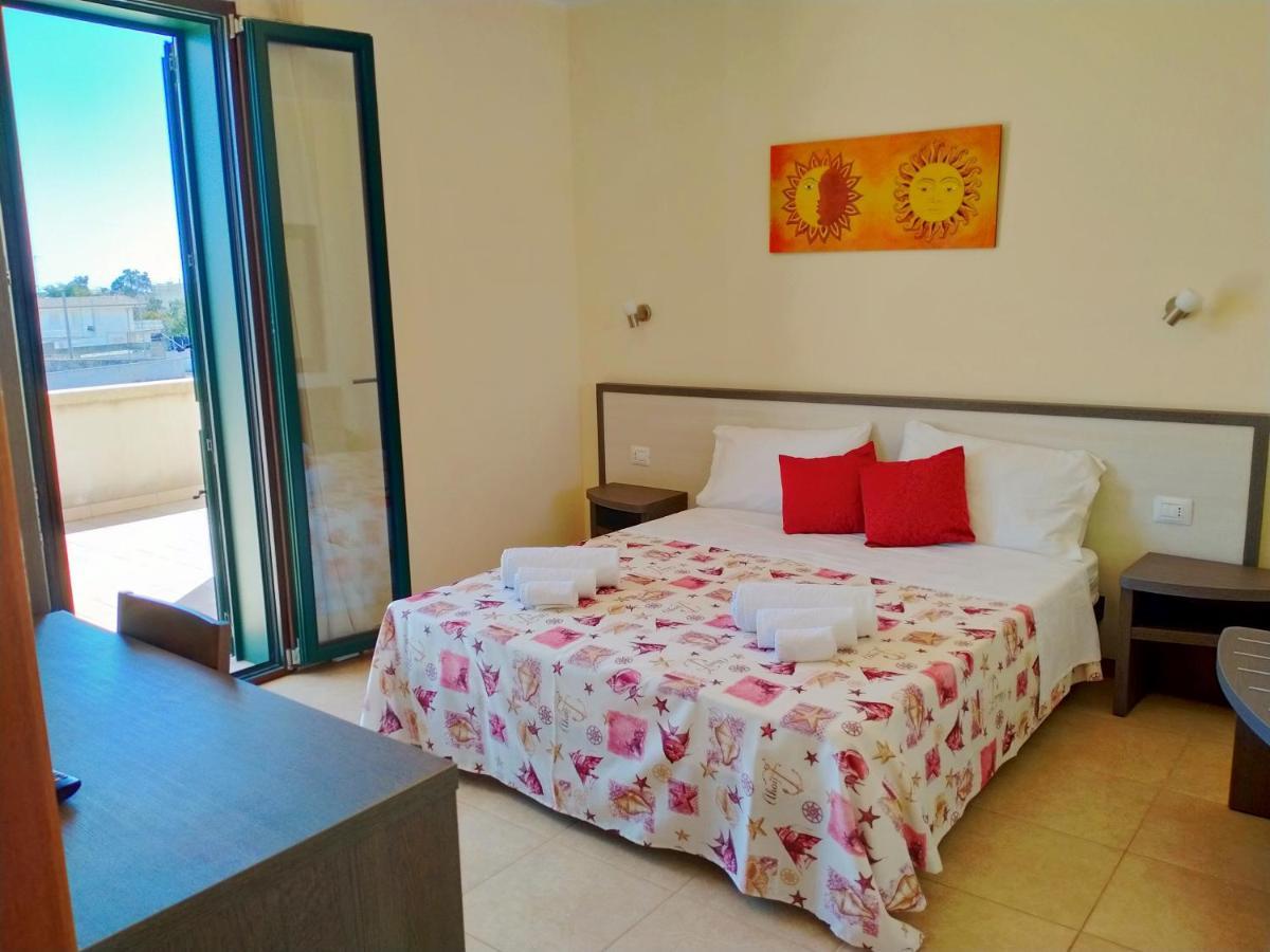 B&B Hotel Helios Uggiano La Chiesa Extérieur photo