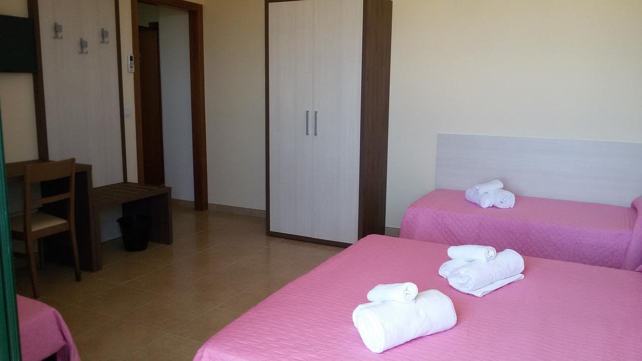 B&B Hotel Helios Uggiano La Chiesa Extérieur photo