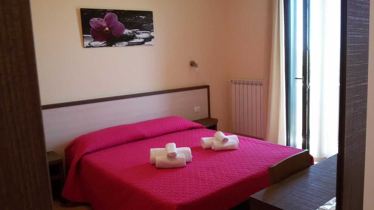 B&B Hotel Helios Uggiano La Chiesa Extérieur photo