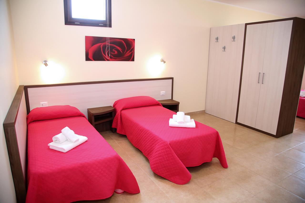 B&B Hotel Helios Uggiano La Chiesa Extérieur photo